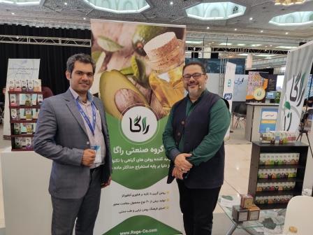 حضور آقای حسینی مجری برتر صدا و سیما در غرفه راگا در رویداد هم افزایی مدیریت ایران